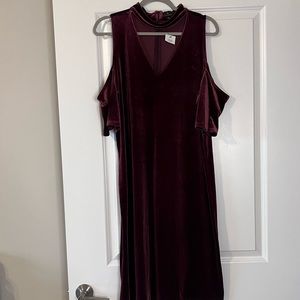 Cold shoulder maroon velvet dress